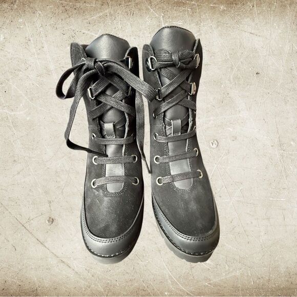 New In Box Ugg Redwood Ankle Boot Black Heeled Size 8 Suede Lace Up Waterproof - Picture 9 of 10